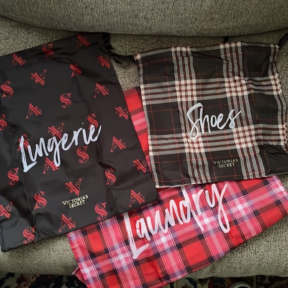 NWT Victoria’s Secret bag set Travel bags - Picture 3 of 3